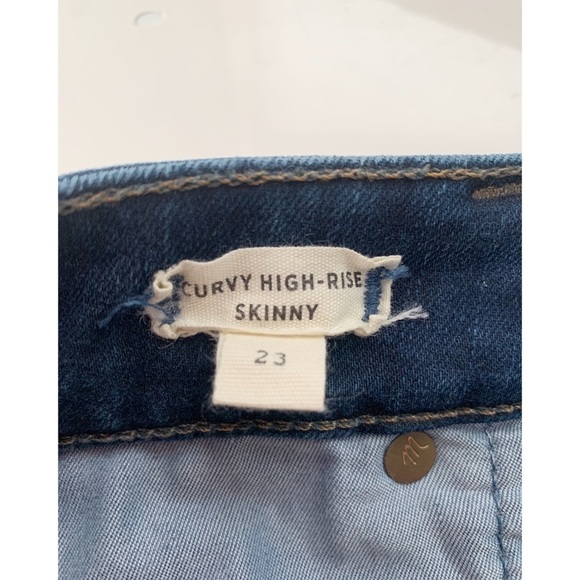 MADEWELL Curvy High-Rise Skinny Jeans in Hayes Wash - Picture 5 of 10